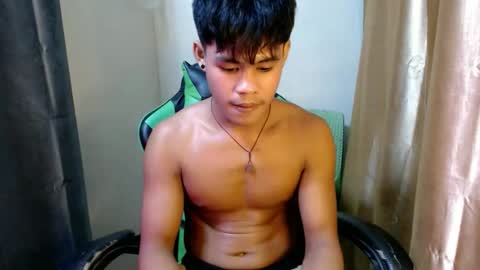 Snapshot of pinoy_shyboy69 chatting on April 8, 3:12 pm pinoy_shyboy69 online show from April 8, 3:12 pm
