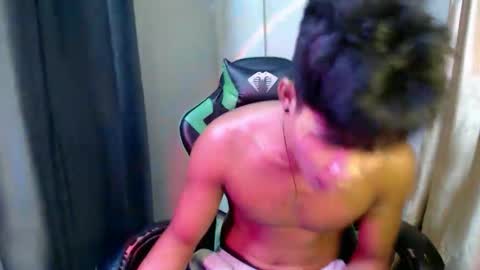 Snapshot of pinoy_shyboy69 chatting on April 14, 3:29 pm pinoy_shyboy69 online show from April 14, 3:29 pm