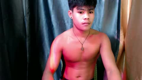 Snapshot of pinoy_shyboy69 chatting on April 20, 2:25 am pinoy_shyboy69 online show from April 20, 2:25 am
