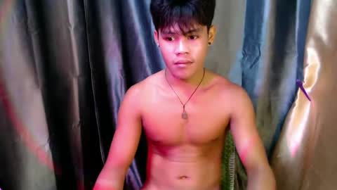 Snapshot of pinoy_shyboy69 chatting on April 25, 7:44 am pinoy_shyboy69 online show from April 25, 7:44 am