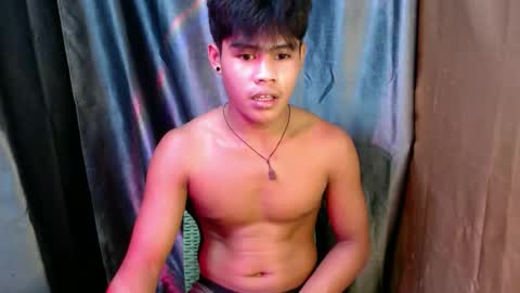 Snapshot of pinoy_shyboy69 chatting on April 26, 5:49 am pinoy_shyboy69 online show from April 26, 5:49 am