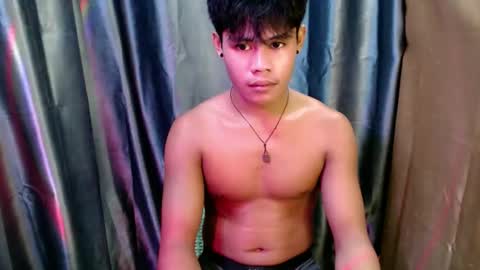 Snapshot of pinoy_shyboy69 chatting on May 1, 7:02 am pinoy_shyboy69 online show from May 1, 7:02 am