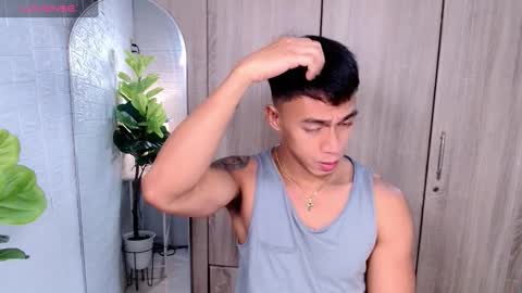 Snapshot of pinoymilker chatting on October 1, 10:10 am ethan online show from October 1, 10:10 am