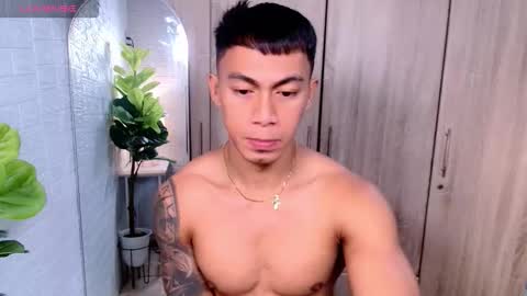 Snapshot of pinoymilker chatting on October 2, 1:45 am ethan online show from October 2, 1:45 am