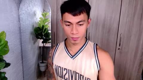 Snapshot of pinoymilker chatting on October 15, 10:26 am ethan online show from October 15, 10:26 am