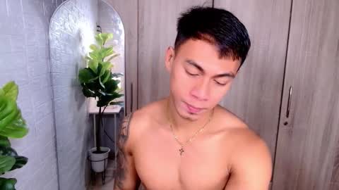 Snapshot of pinoymilker chatting on October 16, 3:40 am ethan online show from October 16, 3:40 am