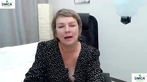 Snapshot of pion_s chatting on October 22, 10:15 am Bella online show from October 22, 10:15 am