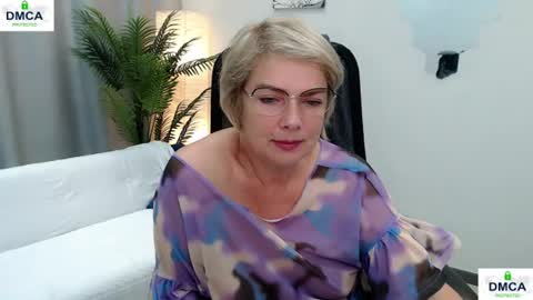 Snapshot of pion_s chatting on June 25, 3:50 am Bella online show from June 25, 3:50 am