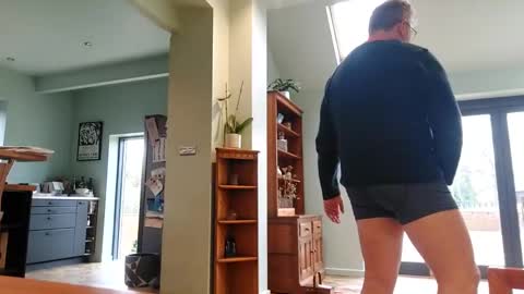 Snapshot of piphwyl chatting on February 20, 2:57 pm piphwyl online show from February 20, 2:57 pm