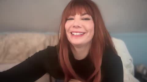 Snapshot of pirdybirdyxo chatting on February 10, 2:37 pm pirdybirdyxo online show from February 10, 2:37 pm