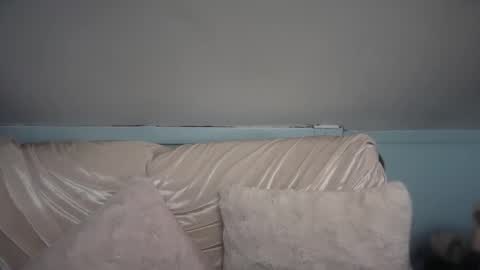 Snapshot of pirdybirdyxo chatting on February 12, 4:22 pm pirdybirdyxo online show from February 12, 4:22 pm