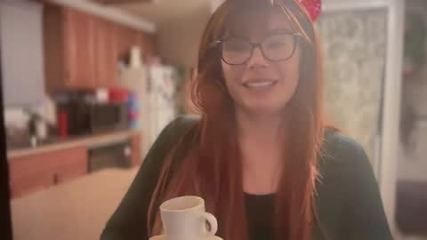 Snapshot of pirdybirdyxo chatting on February 13, 2:34 am pirdybirdyxo online show from February 13, 2:34 am