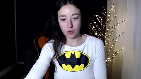 piscesgirl06 online show from January 6, 5:30 am