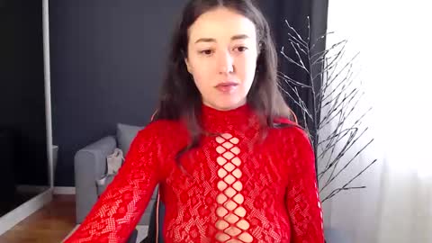 piscesgirl06 online show from February 26, 5:39 am