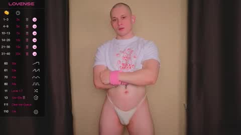 Snapshot of pistonpojizni chatting on February 2, 11:36 pm STRONGBEAUTY online show from February 2, 11:36 pm