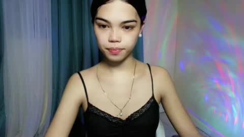 Snapshot of pitchy_pitch chatting on July 1, 4:47 am The Girl Named Eyve online show from July 1, 4:47 am