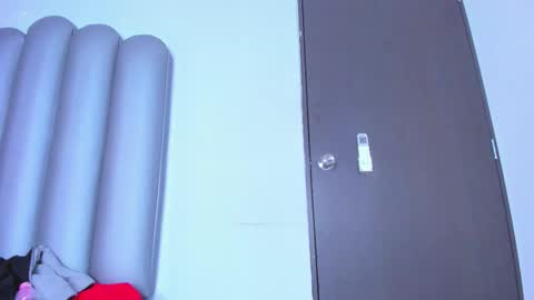 pitufa__ online show from February 5, 8:24 pm