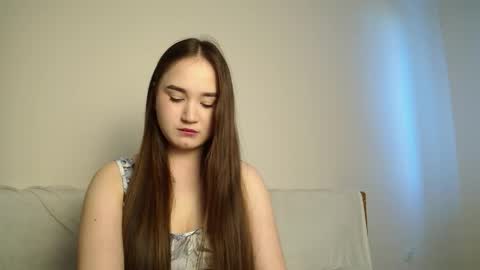 Lily online show from May 9, 1:38 pm