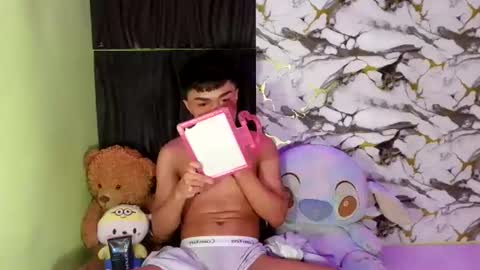 Snapshot of pixie_hugecock chatting on June 21, 7:05 pm jay online show from June 21, 7:05 pm