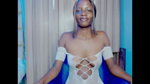 Ella online show from May 15, 7:04 am