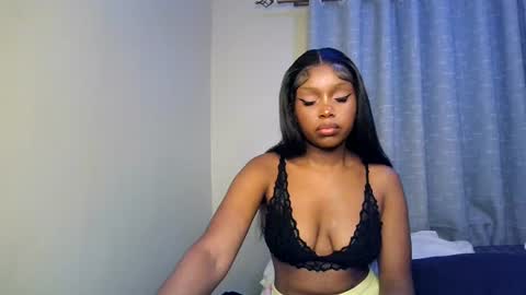 Snapshot of pixie_roman chatting on July 28, 5:23 pm Majesty online show from July 28, 5:23 pm