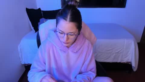 pixie online show from July 13, 4:15 am