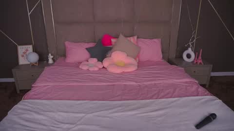 pixiehott online show from February 3, 10:04 pm