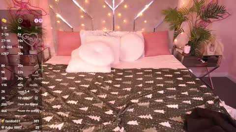 pixiepeachh online show from February 6, 11:02 am