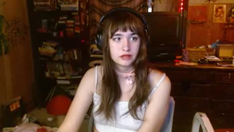 Izzy online show from October 11, 8:29 pm