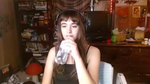 Izzy online show from October 13, 6:08 pm