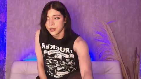 Snapshot of pixy_20 chatting on February 13, 2:18 am cris online show from February 13, 2:18 am