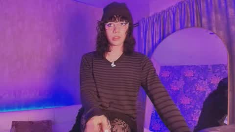 Snapshot of pixy_20 chatting on March 19, 4:05 am cris online show from March 19, 4:05 am