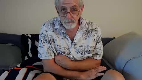 Snapshot of pjdaddjo775 chatting on September 19, 4:18 pm pjdaddjo775 online show from September 19, 4:18 pm