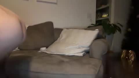 PeggedBiGuy online show from December 24, 7:28 am