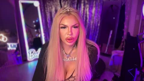 Snapshot of plasticfuckdoll chatting on January 18, 2:03 am Dumb bimbo fuck doll online show from January 18, 2:03 am