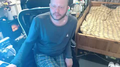 Snapshot of playboy_horny chatting on November 4, 9:36 pm playboy_horny online show from November 4, 9:36 pm