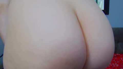 Snapshot of playful_hottiex chatting on February 5, 6:24 am Hottie online show from February 5, 6:24 am