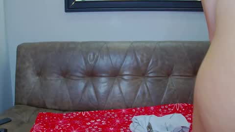 Snapshot of playful_hottiex chatting on February 20, 1:19 pm Hottie online show from February 20, 1:19 pm