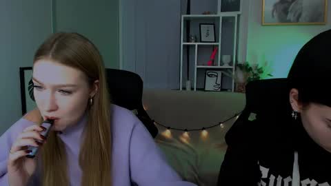 Snapshot of playful_sophie chatting on December 18, 2:17 pm Sophie online show from December 18, 2:17 pm