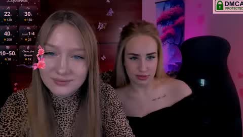 Snapshot of playful_sophie chatting on February 26, 8:33 pm Sophie online show from February 26, 8:33 pm