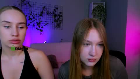 Snapshot of playful_sophie chatting on September 23, 7:39 pm Sophie online show from September 23, 7:39 pm