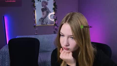 Sophie online show from October 9, 8:51 pm