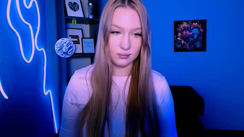 Sophie online show from December 1, 4:39 am