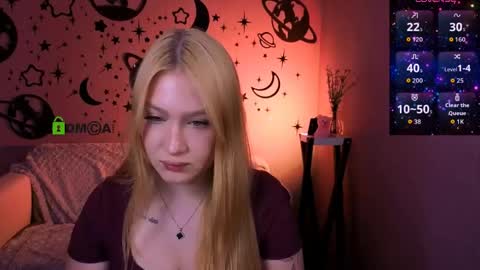 Sophie online show from May 7, 8:14 pm