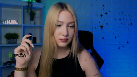 Sophie online show from May 26, 7:21 pm
