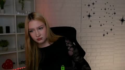 Sophie online show from May 27, 7:33 pm