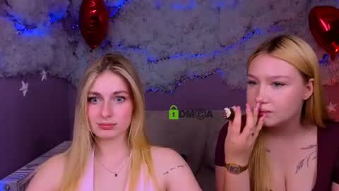 Snapshot of playful_sophie chatting on June 24, 7:02 pm Sophie online show from June 24, 7:02 pm