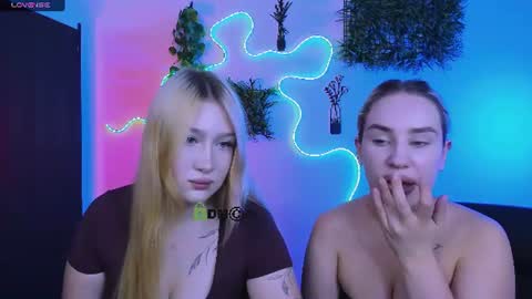Snapshot of playful_sophie chatting on July 7, 7:29 pm Sophie online show from July 7, 7:29 pm