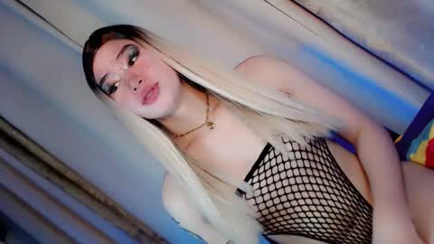 Snapshot of playfulcock69_kate chatting on November 16, 1:11 am kate online show from November 16, 1:11 am