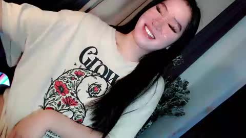 Snapshot of playfulcock69_kate chatting on April 2, 1:47 am kate online show from April 2, 1:47 am